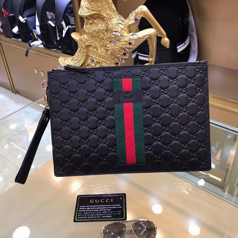 Gucci Handbags 664